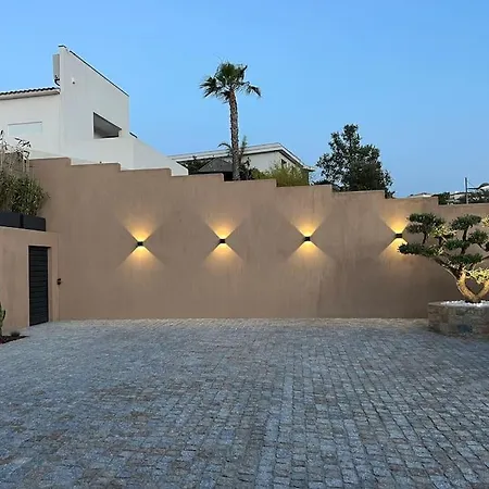 Magnifique Contemporaine Villa *